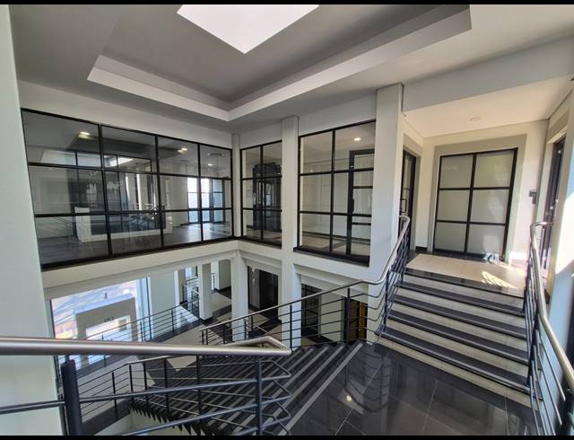 1,312M² OFFICE TO LET IN SANDTON CENTRAL